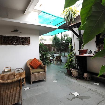 Master Bed And Breakfast New Delhi Exterior photo