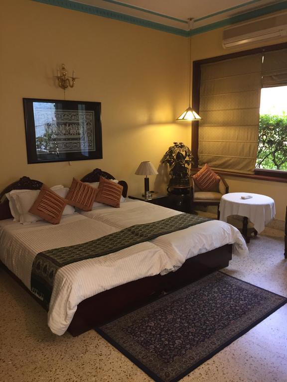 Master Bed And Breakfast New Delhi Room photo